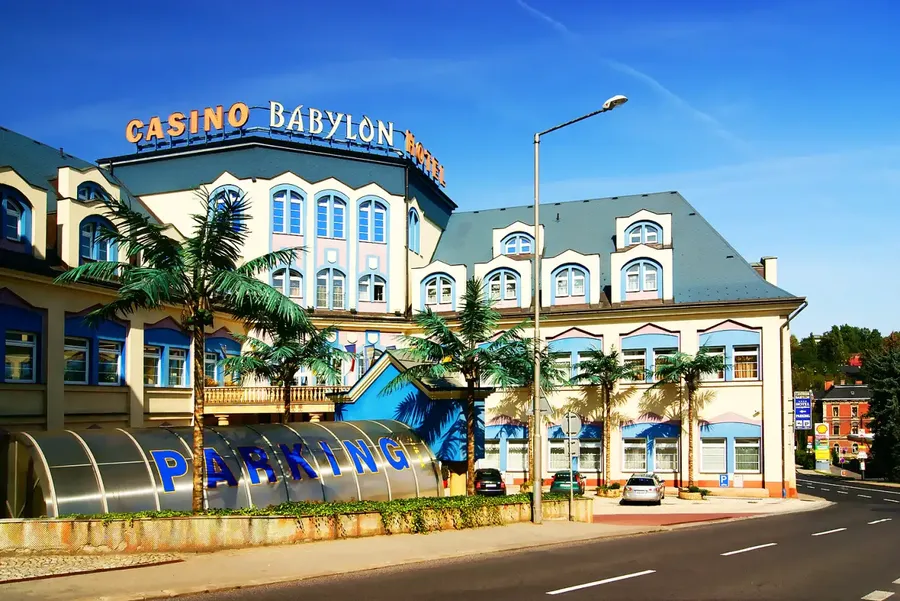 Vnitřní zábavní park Babylon v Liberci s atrakcemi